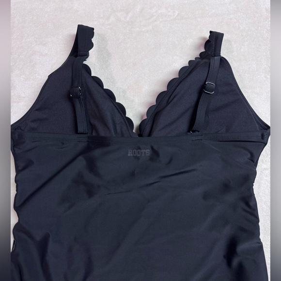 Roots Women's One Piece Black Swim Suit NWT Size 12 - Picture 3 of 5